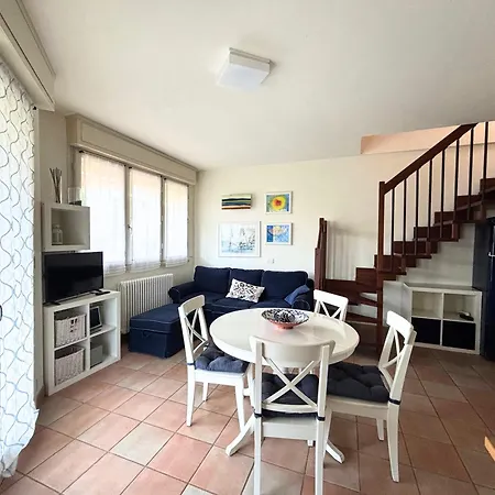 アパート Cv022 - Cervia, Trilocale Con Patio, Terrazzo E Mansarda チェルヴィア