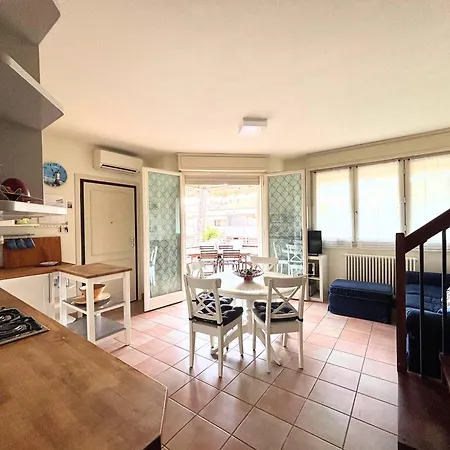 Cv022 - Cervia, Trilocale Con Patio, Terrazzo E Mansarda アパート *